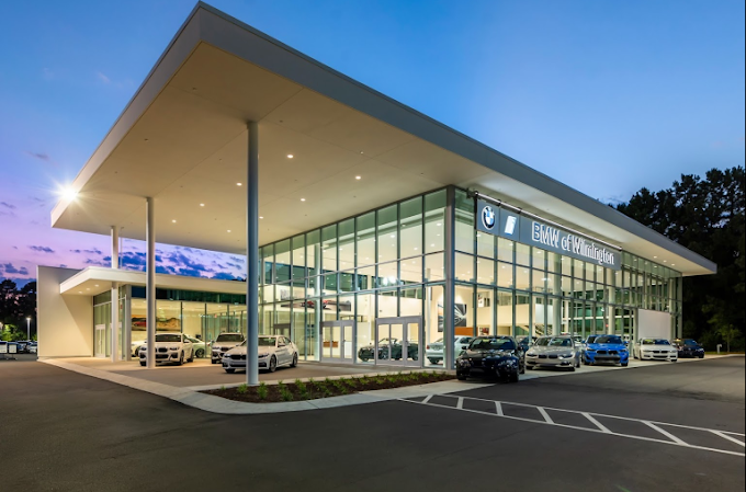 Dealership gallery photo 1